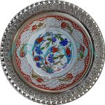 Armada Çini PRT 50 25 Cm Kırmızı Altın Yaldızlı Lale karanfil Desenli Porselen Gümüş Çerçeveli Çini Tabak
