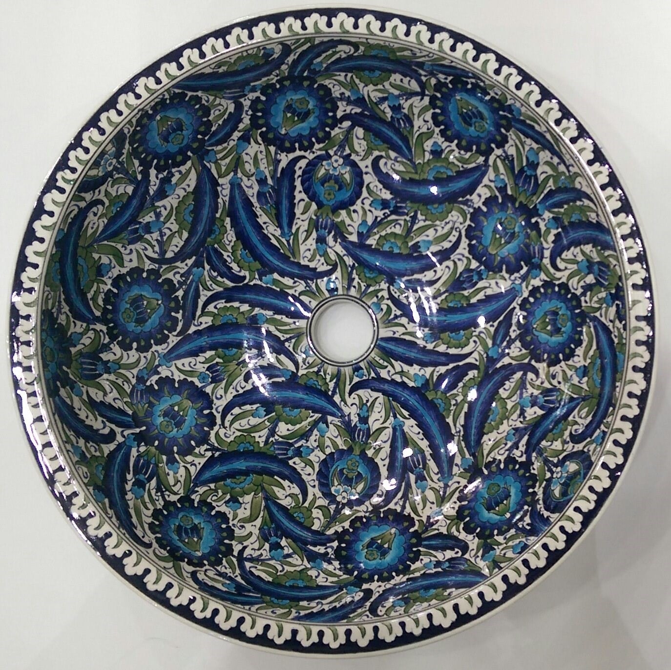Hançer Yapraklı El Yapımı Tezgah Üstü Çini Lavabo